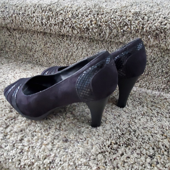 Apostrophe Black Open-toe Heels - Picture 3 of 8